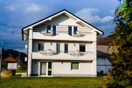 Apartments Ema 3