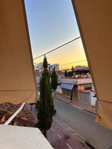Matisse No7 - One Bedroom Apartment With Balcony - image 3