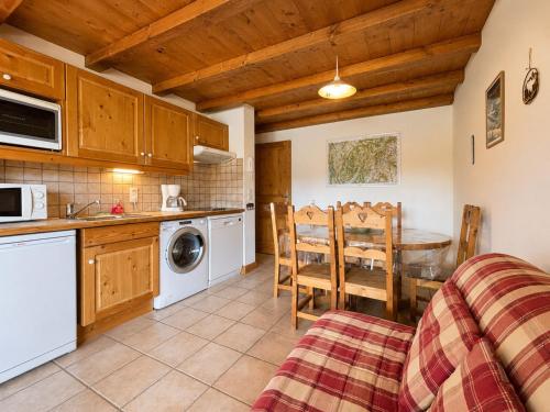 Appartement confortable à proximité du Cernix avec balcon et parking