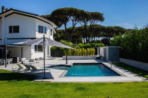 Villa Isabel with a modern pool and wellness area