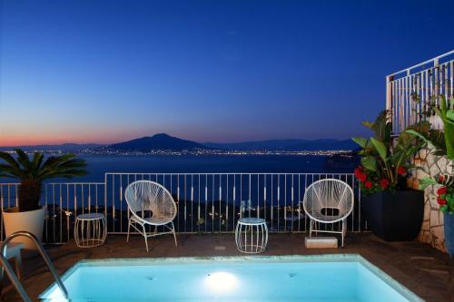 Spacious Sorrento Villa with Pool, Jacuzzi & Panoramic Sea View