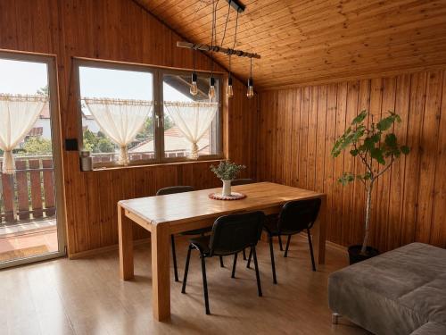 Großzügige Ferienwohnung in Vogt mit Balkon und Alpenblick