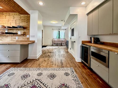 Blackbird Manor Walking Distance to Main St in Rosko (NY)