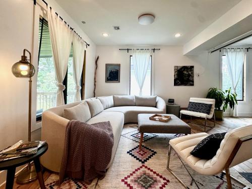 Blackbird Manor Walking Distance to Main St in Rosko (NY)