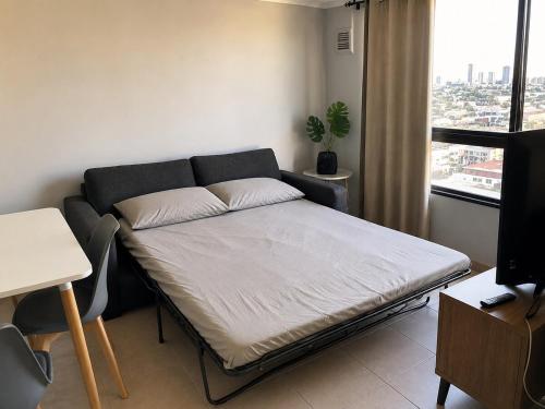 Large apartment for 6, Quinta Normal, Metro, Bleached
