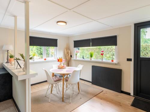  Chalet in Reutum by Almelo Nordhorn Canal in Reutum