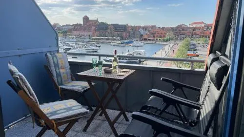 Yachthafen Lounge in Waren Müritz, Deutschland