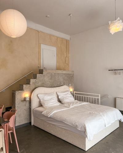 THE LOFT central Kreuzberg 2 levels home cinema JURA espressomachine