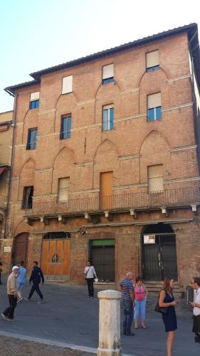 Piazza Del Campo's House