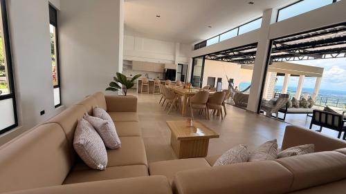Spectacular Luxury Mansion in Restrepo, Meta in Restrepo