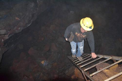 Aloha Crater Lodge and Lava Tube Tours