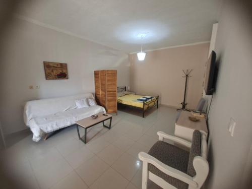Chrisa's Home in Spithari