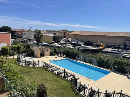 Port Grimaud appartement vue canal ,piscine