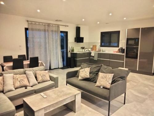 Villa F5 avec jardin et terrasse