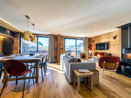 Appart Ski aux Pieds au Centre des Gets - 8 Pers. - FR-1-598-28