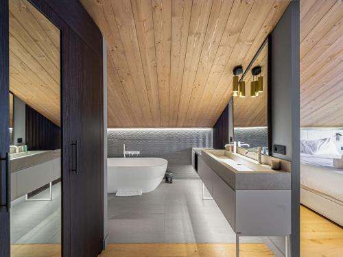 Chalet moderne avec jacuzzi et animaux admis, proche pistes Meribel - FR-1-566-56 in La Gittaz