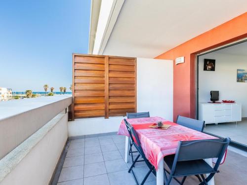 Spacieux T2 avec terrasse et parking à 100m de la plage - FR-1-472-172