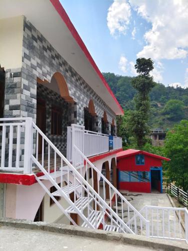 Himalayan Hills homestay in Duggal Bittha