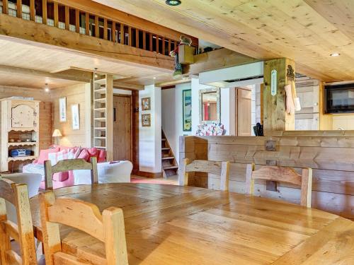Duplex 3 Chambres au Mont d'Arbois - Balcon, Garage, Proche Télécabine et Golf - FR-1-453-252