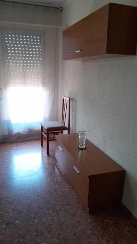 Views of Montgó, bright and 5 minutes from the beach