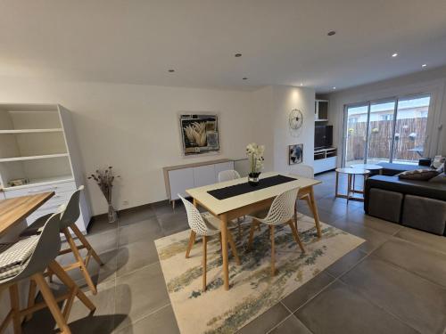 Rive droite proche plage et commerces appartement climatisé 2 chambres 6 couchages
