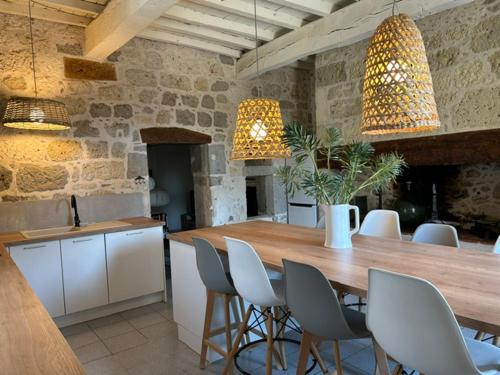 LA Maison LOUSTANEO in Lacepede