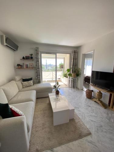Cocon élégant avec balcon ensoleillé proche mer