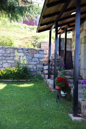 Exterior view of Baba I Dede
