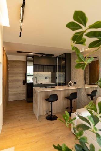 Modern Fully Equipped and Cozy Loft - image 3