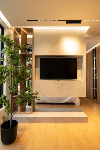 Modern Fully Equipped and Cozy Loft - image 2