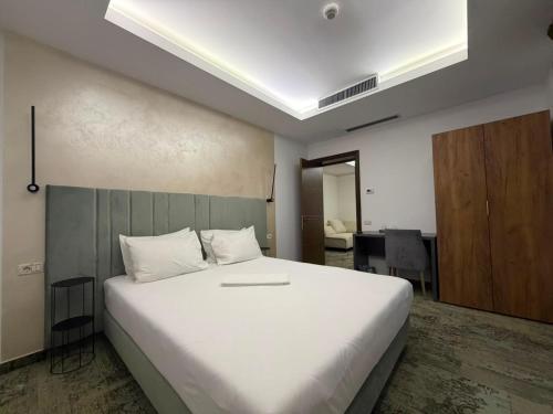 RIVER PLACE 5