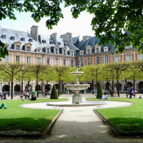 Charming little apartment place des Vosges Le Marais Paris