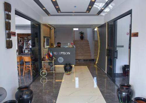 avla, KENT HOTEL Didim in Camlik