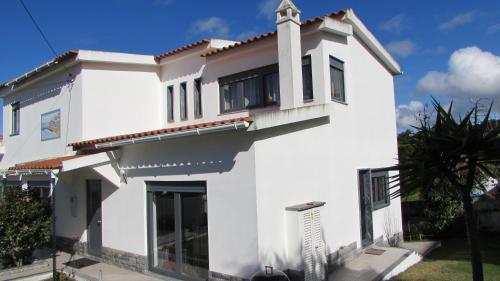 ทางเข้า, Moradia no Seixal Ericeira in ไบร์โร อาร์เซนิโอ อมาเดว