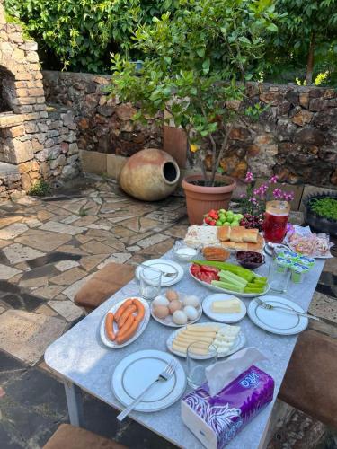 Ēdiens un dzērieni, Manes in Jegegnadžora