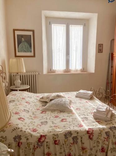 La casa gialla, Ancona