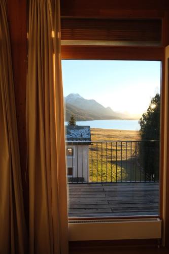 Chesa Myrta - attic with beautiful lake view
