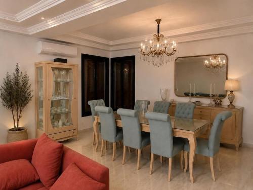 Villa with 2 pools, 2 lounges, and 6 suites on the beach in Nabeul