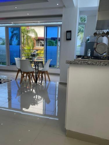 Villa Sonjasaa, Cozy apt 2 Bed-AC-Hot Water-Wifi-Pool-Bar-Bani 208 in Bani