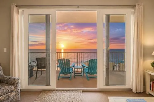 A Shore Thing at Laketown Wharf #1904 by Nautical Properties photo 2
