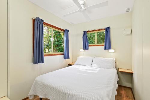 Flynns Beach Caravan Park Flynns Beach Caravan Park is perfectly located for both business and leisure guests in Port Macquarie. Both business travelers and tourists can enjoy the propertys facilities and services. Service-mi