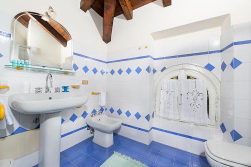 Bathroom, Villa Pinetina B&B in Lasnigo