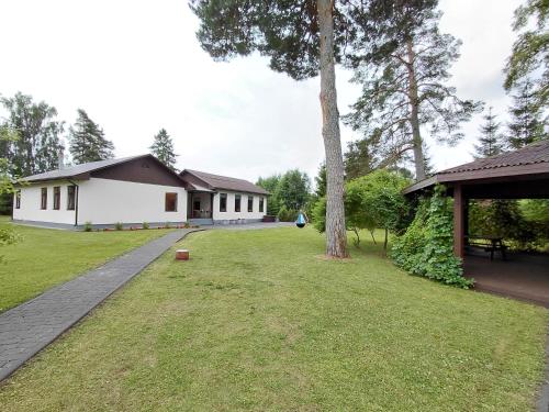Kert, Lapsiņmuiža Pool House - Pool, Sauna & Hot-tub included (Lapsinmuiza Pool House - Pool, Sauna & Hot-tub included) in Berzciems