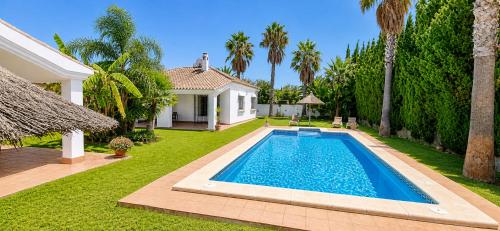 Andalusian holiday home 6 pax with community swimming pool