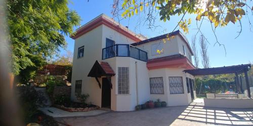 Kosher 'Villa Rosa' Moshav Aderet, Ella Valley nr Bet Shemesh in Aderet