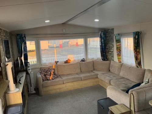 Fantasy Island - Kingfisher caravan park 4