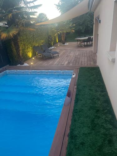 Maison parking, piscine proche du circuit 24h Mans - Location, gîte - Changé