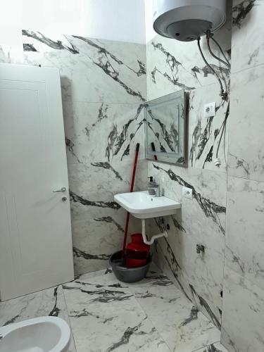 Mali i Robit Apartments - image 2