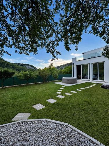 House in Nature Milić (House in Nature Milic) in Đurmani