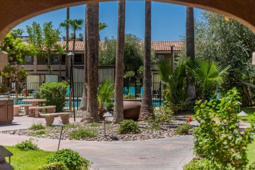 La Fuente Inn & Suites in Yuma (AZ)